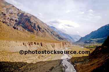 Las Cuevas Valley