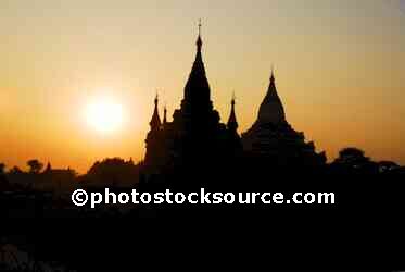 Shwe San Daw Pagoda Sunset