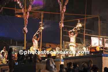 Maa Ganga Aarti Priests