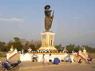 King Chao Anouvang Statue