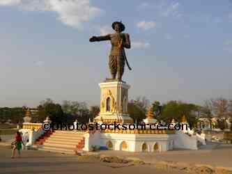 King Chao Anouvang Statue