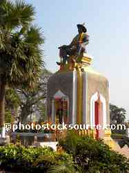 King Sethathirath Statue