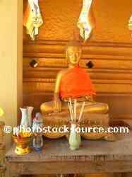 That Luang Shrine Buddha