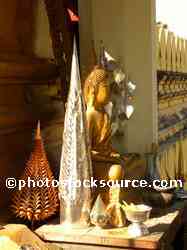 That Luang Shrine Buddha