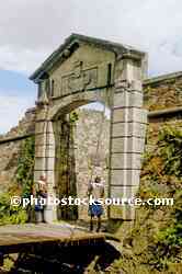 Porton de Campo Guards