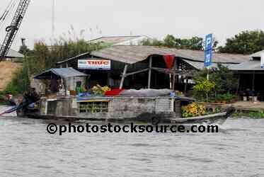 Sampan Hauling Bananas